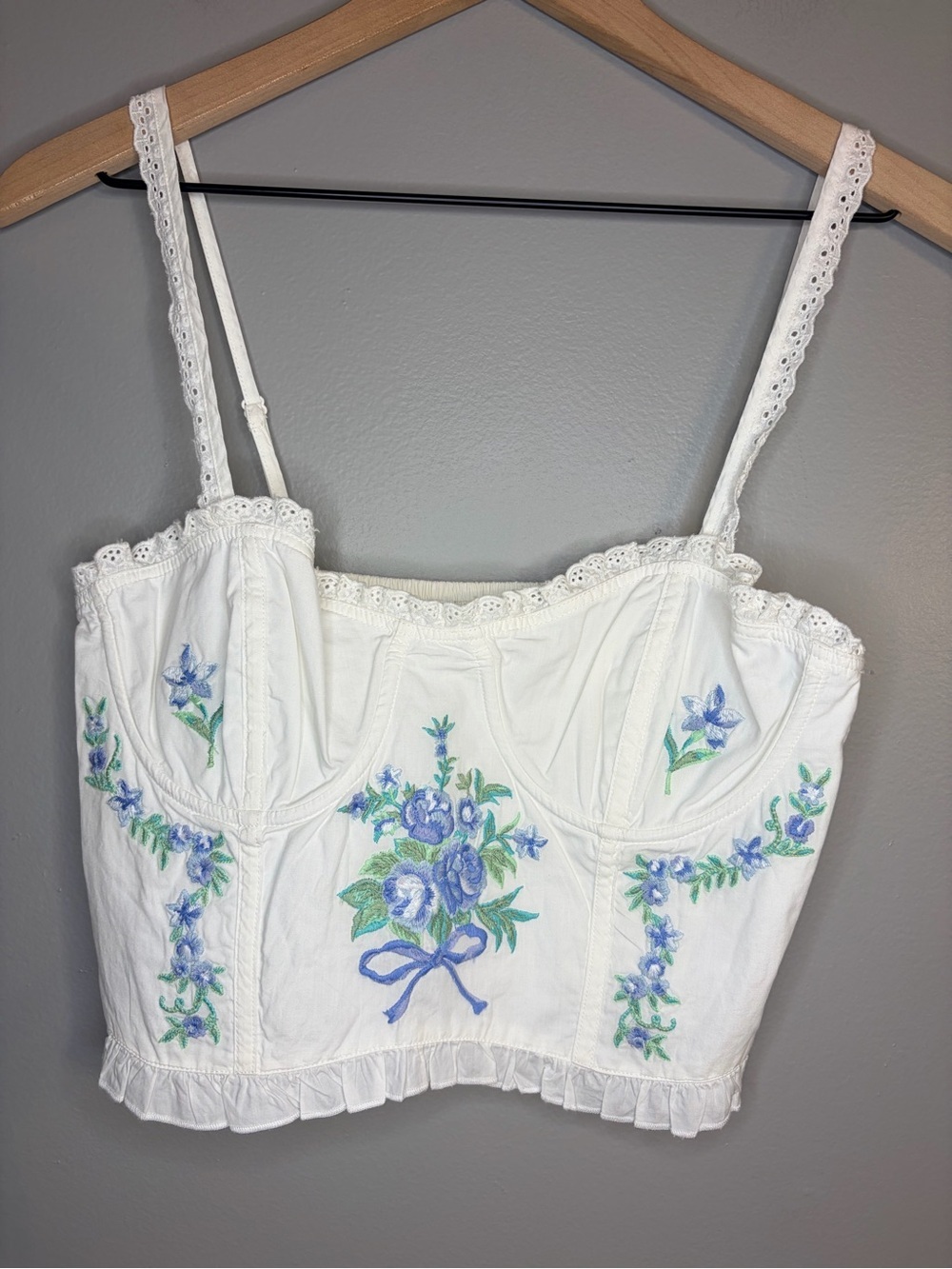 *NWT* Altar’d State Women’s White & Blue Embroidered Eyelet Bustier Top, Medium - Picture 2 of 12